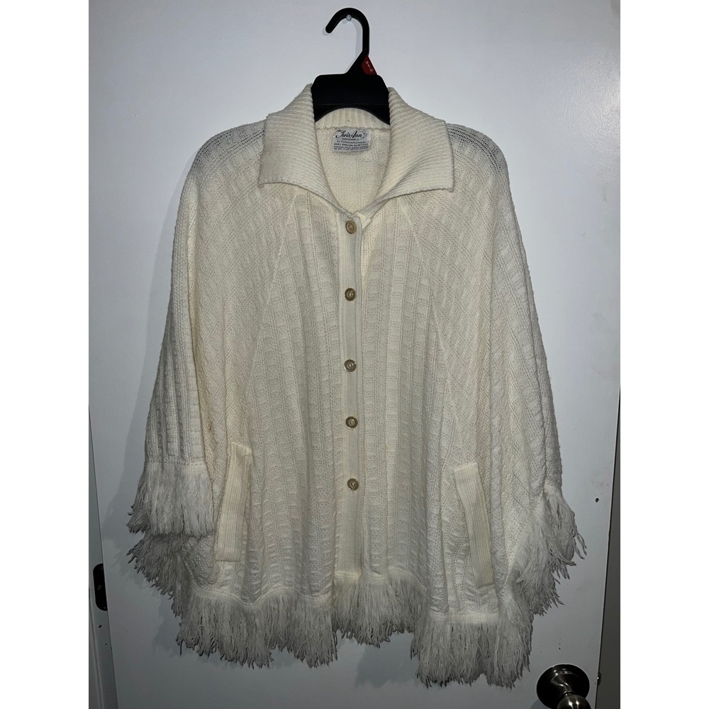 Vintage Chris Ann Originals White Fringe Orlon Acrylic Button Front Cape OS